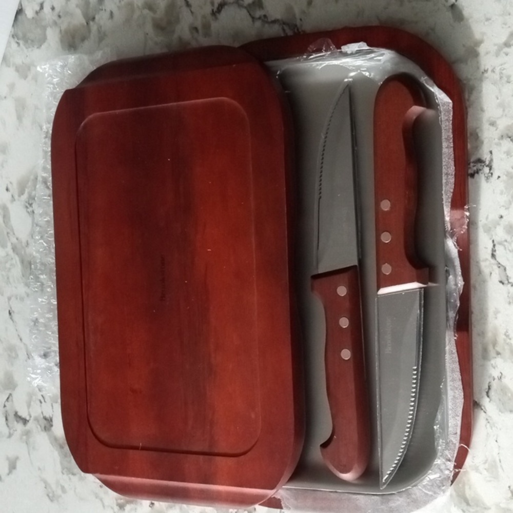 Brookstone grill set